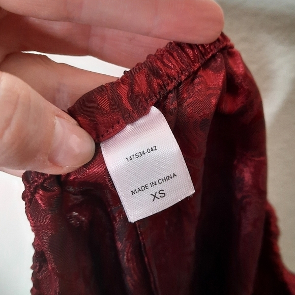Victoria’s Secret Red Satin Brocade PJ Set XS - Picture 7 of 7